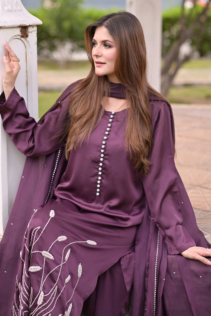 𝐒𝐔𝐍𝐃𝐀𝐑𝐀𝐇 - Embroidered Three-Piece Set
