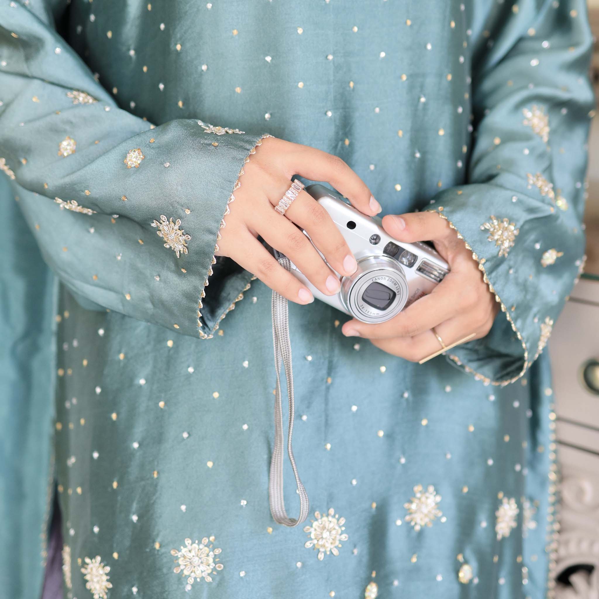 Aqua Luxe Sheesha Silk 3-Piece Suit