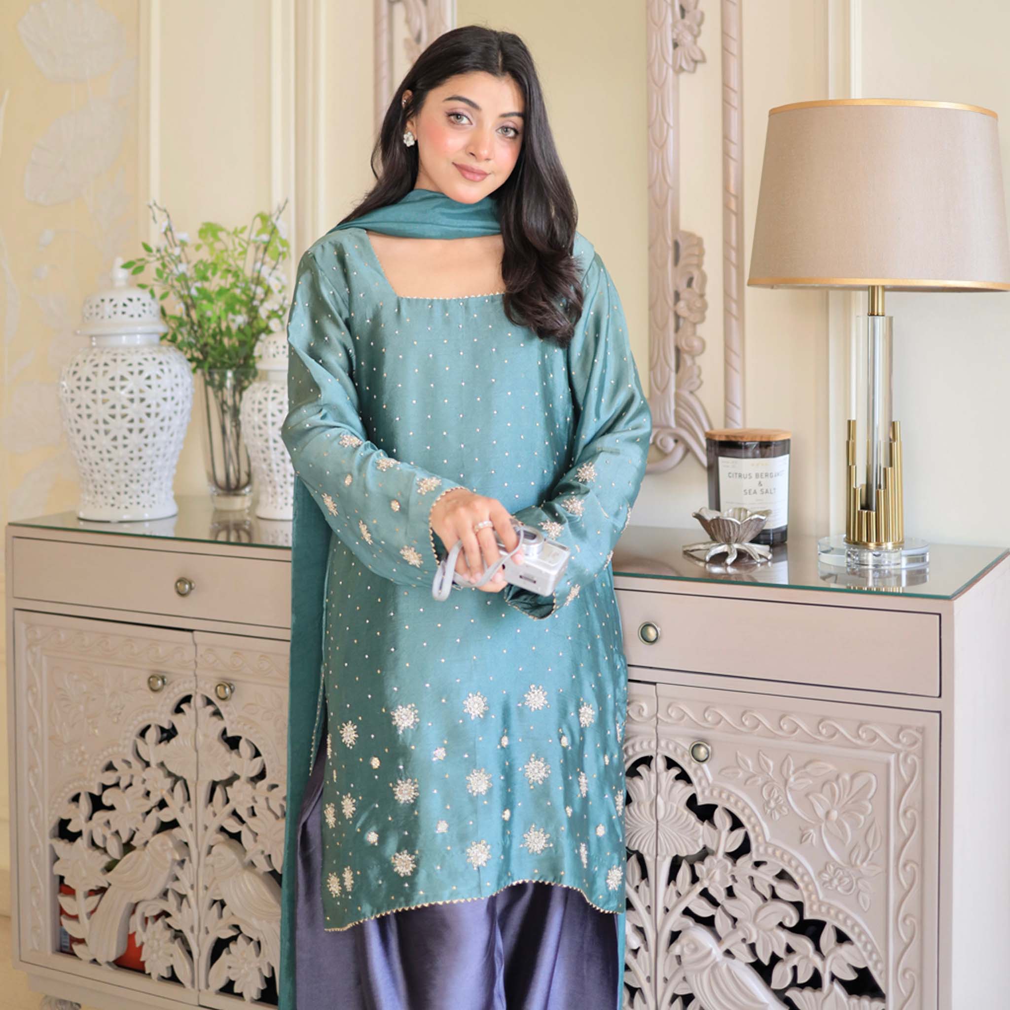 Aqua Luxe Sheesha Silk 3-Piece Suit