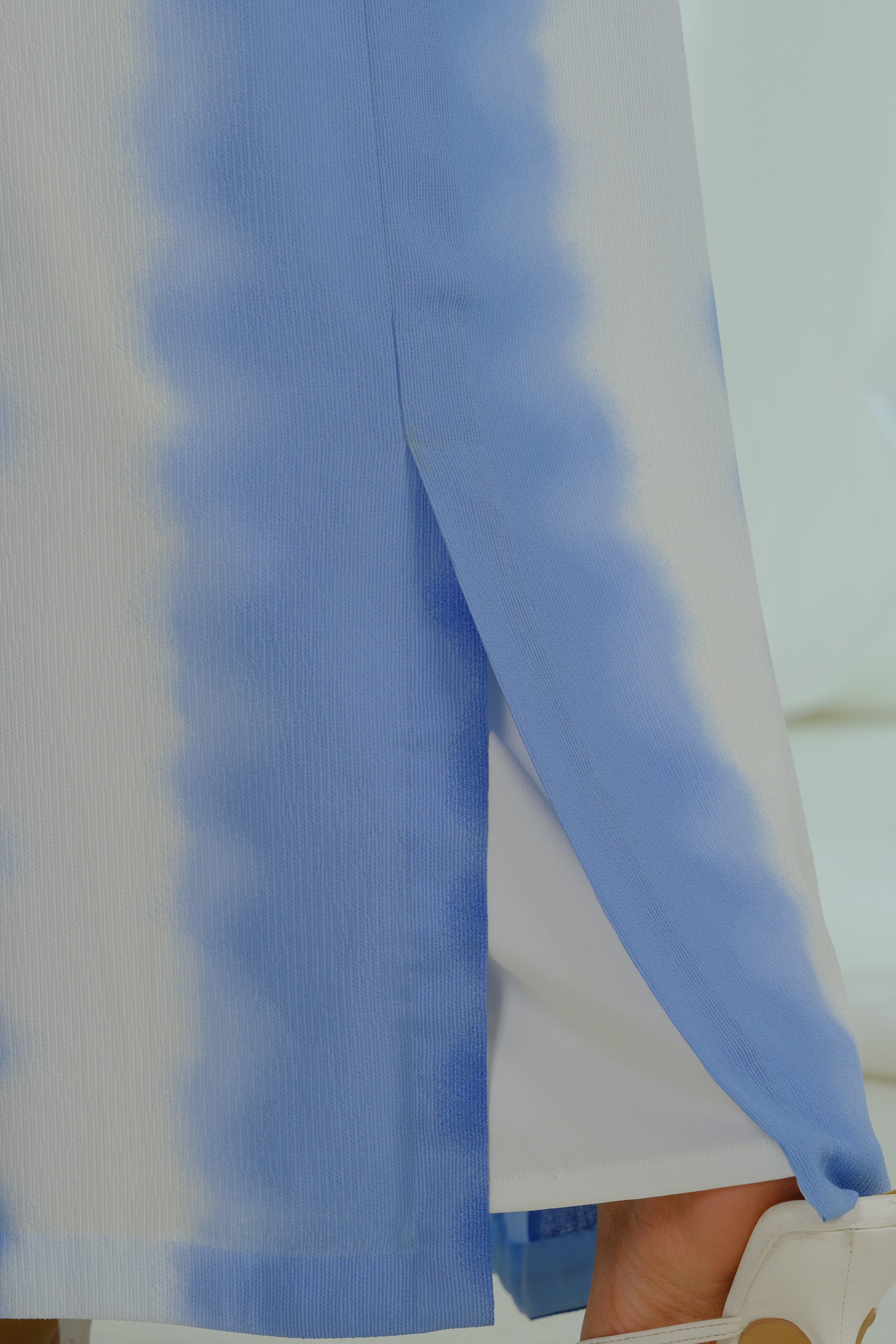 blue-and-white-abaya-6