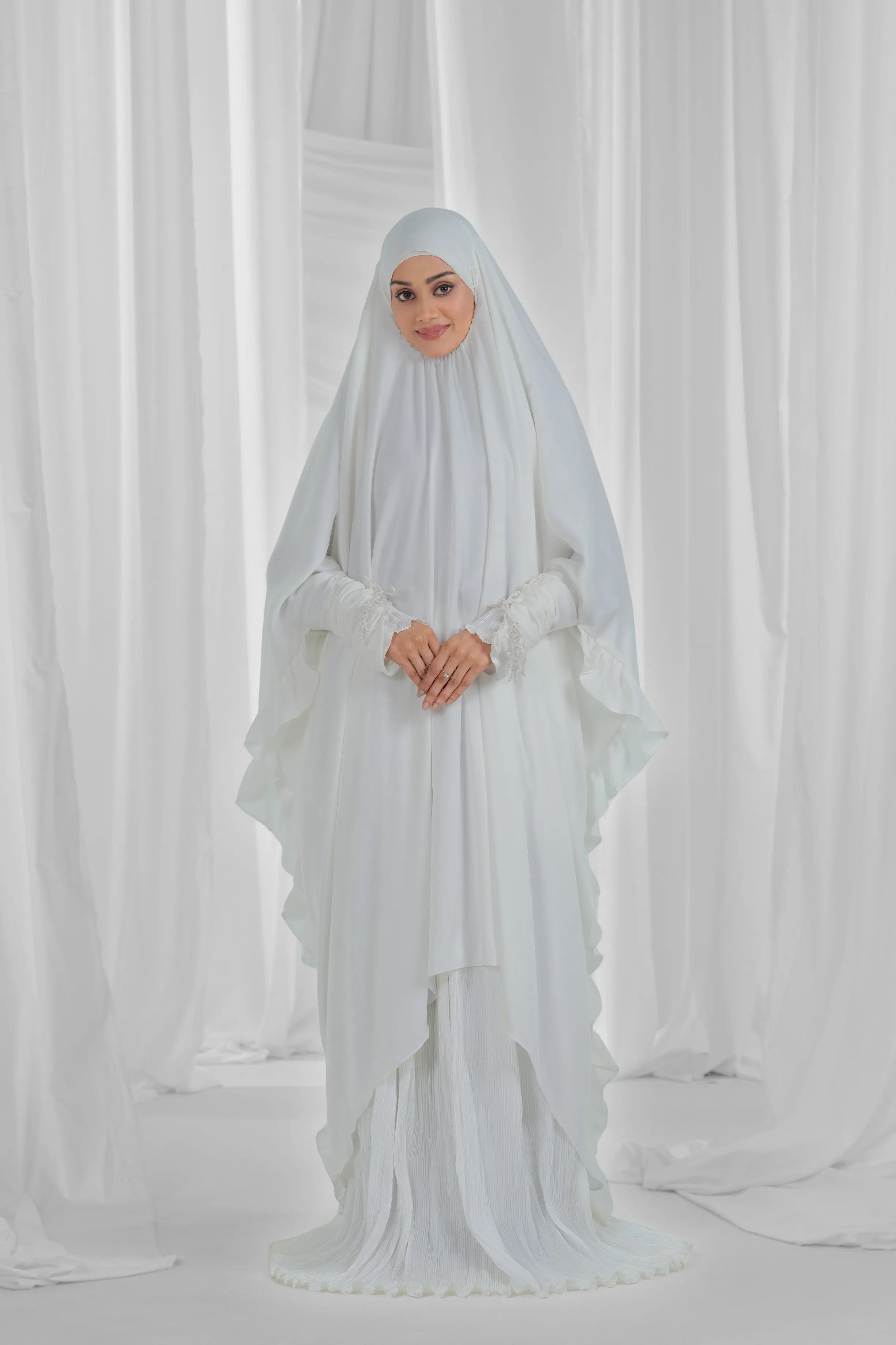 modest-white-abaya