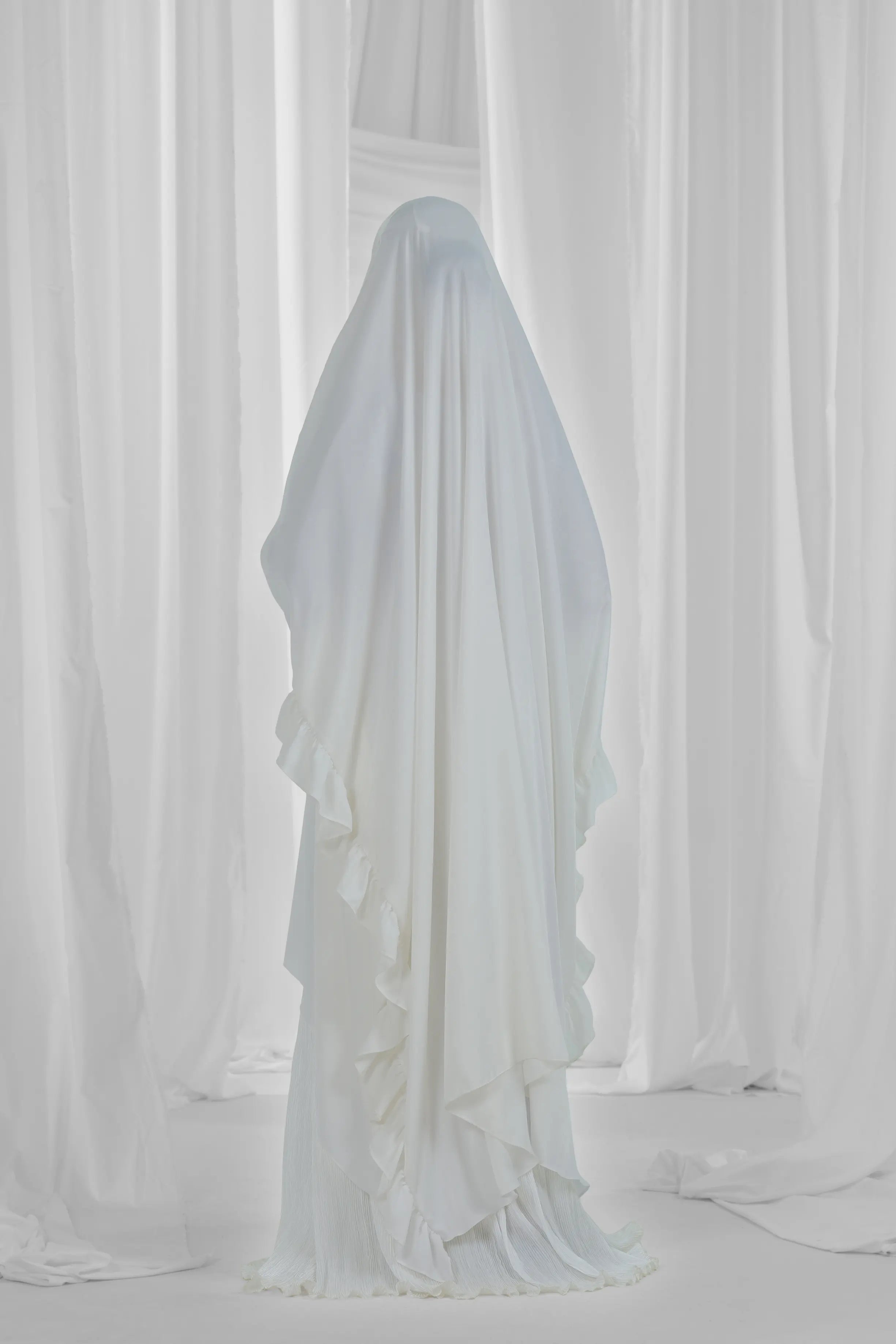 modest-white-abaya-2