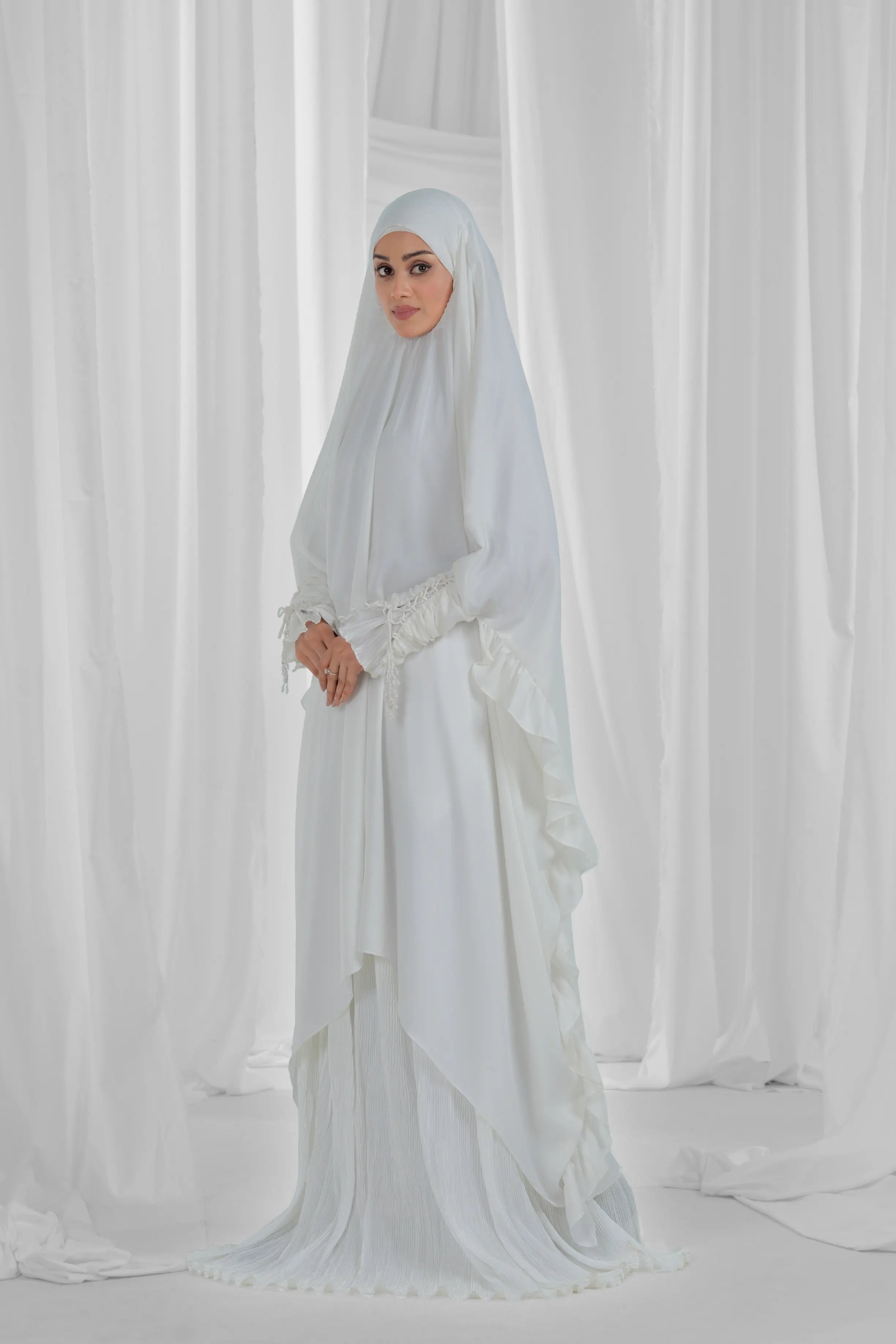 modest-white-abaya-3