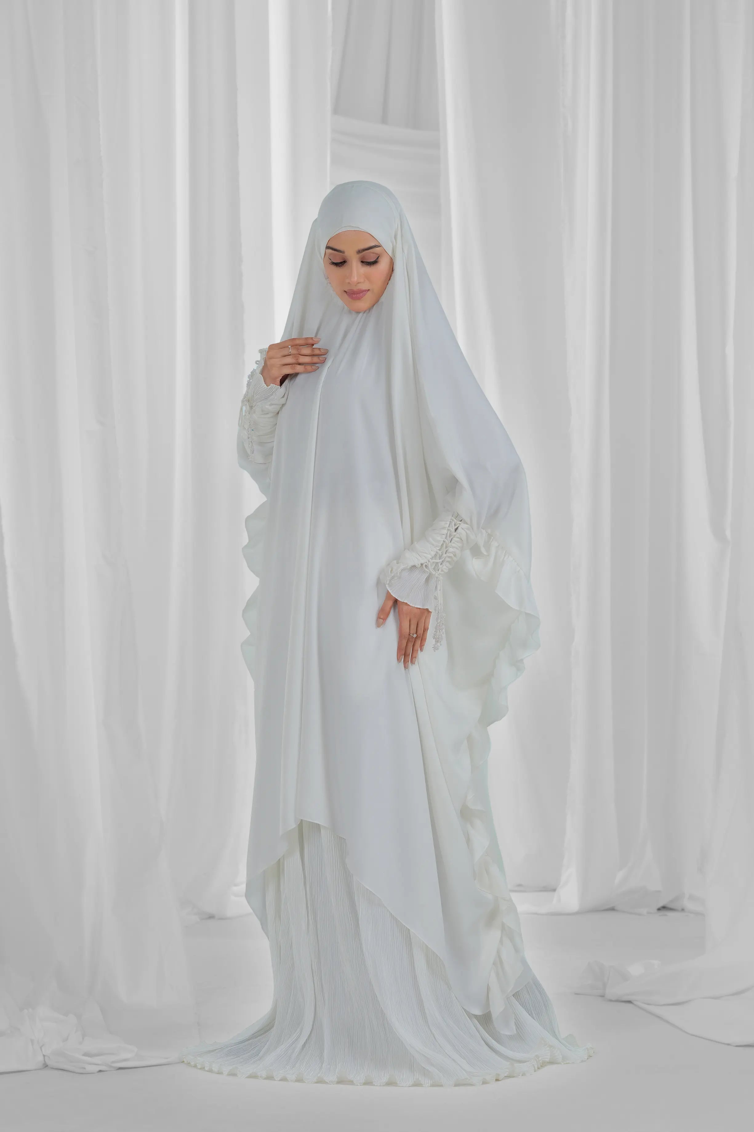 modest-white-abaya-6