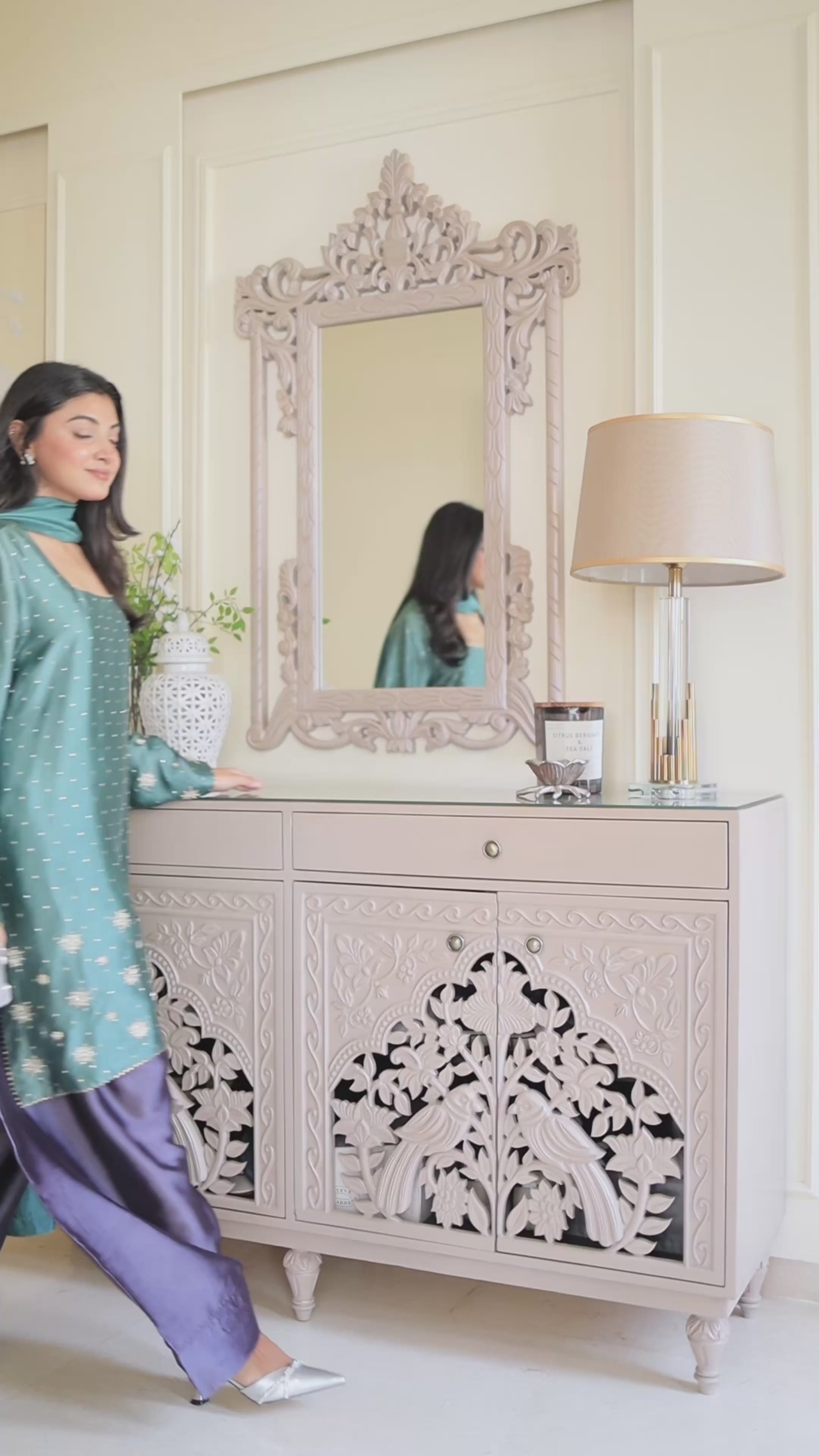 Aqua Luxe Sheesha Silk 3-Piece Suit